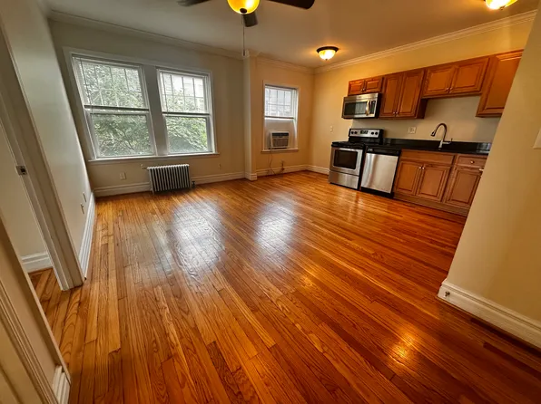 West Pine Apartments, 4245 W Pine Blvd #8572ddfed, Saint Louis, MO 63108