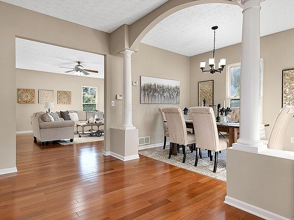 3rd image of 6385 Summers Nook Dr