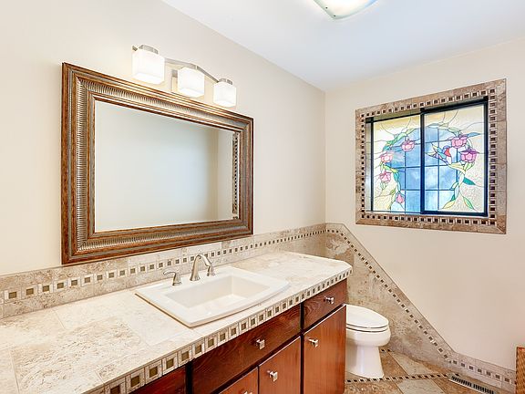 4th image of 4706 N Island Dr E