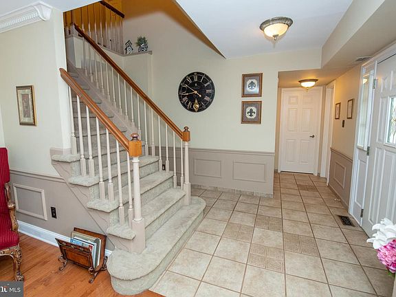 4th image of 22 W Norton Dr
