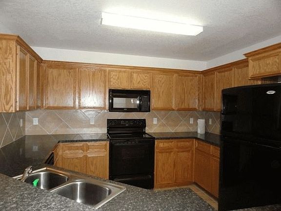 5th image of 3707 Republic Of Texas Dr
