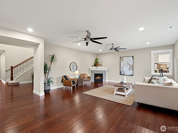 4th image of 13417 191st Avenue E