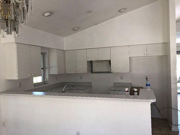 4th image of 3481 S Chamberlain Blvd