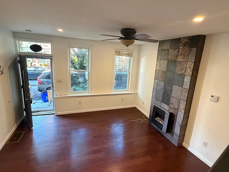 2331 E Susquehanna Ave — Photo 24