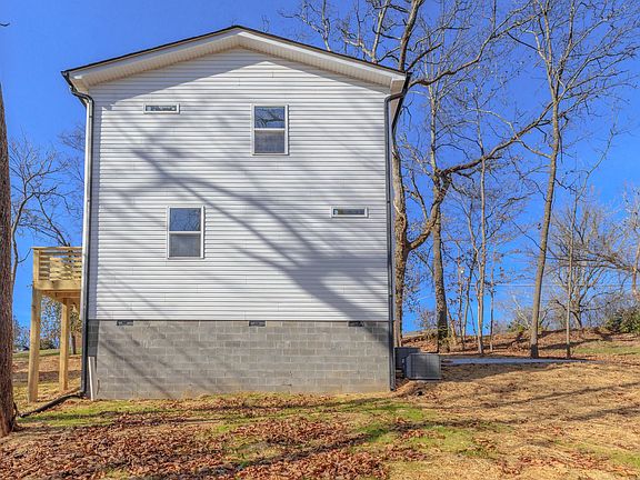 5th image of 3624 Mountain View Dr