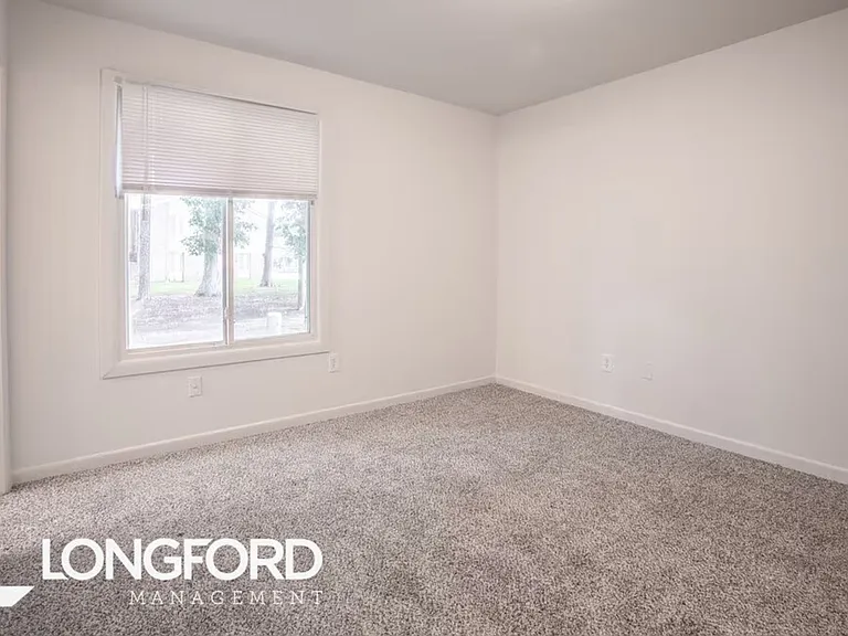 Sonoma Woods Apartments — Photo 11