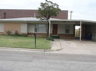 201 N McEntire Ct, White Settlement, TX 76108