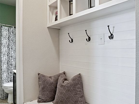 4th image of 1625 Kawati Way