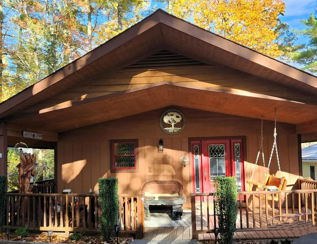 33 Pine Valley Rd — Photo 1