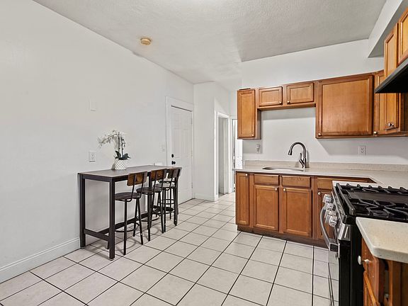 3rd image of 150 Bremen St APT 2