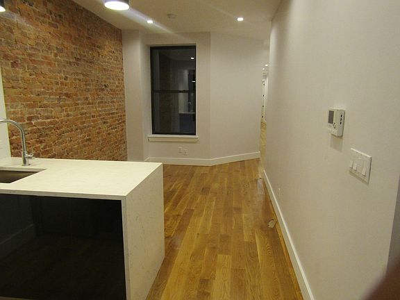 4th image of 681 Halsey St