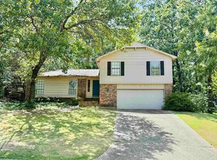 4 Woodstock Ct, Little Rock, AR 72227