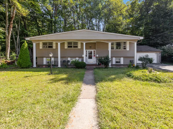 47 Regal Court, Waterbury, CT 06705