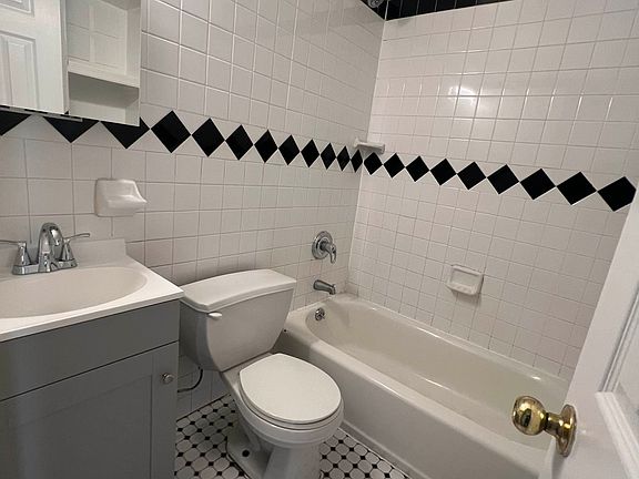 5th image of 580 Union St #3M