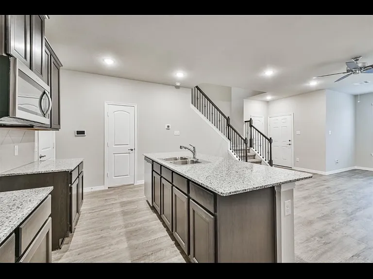 1223 Goliad Dr — Photo 6