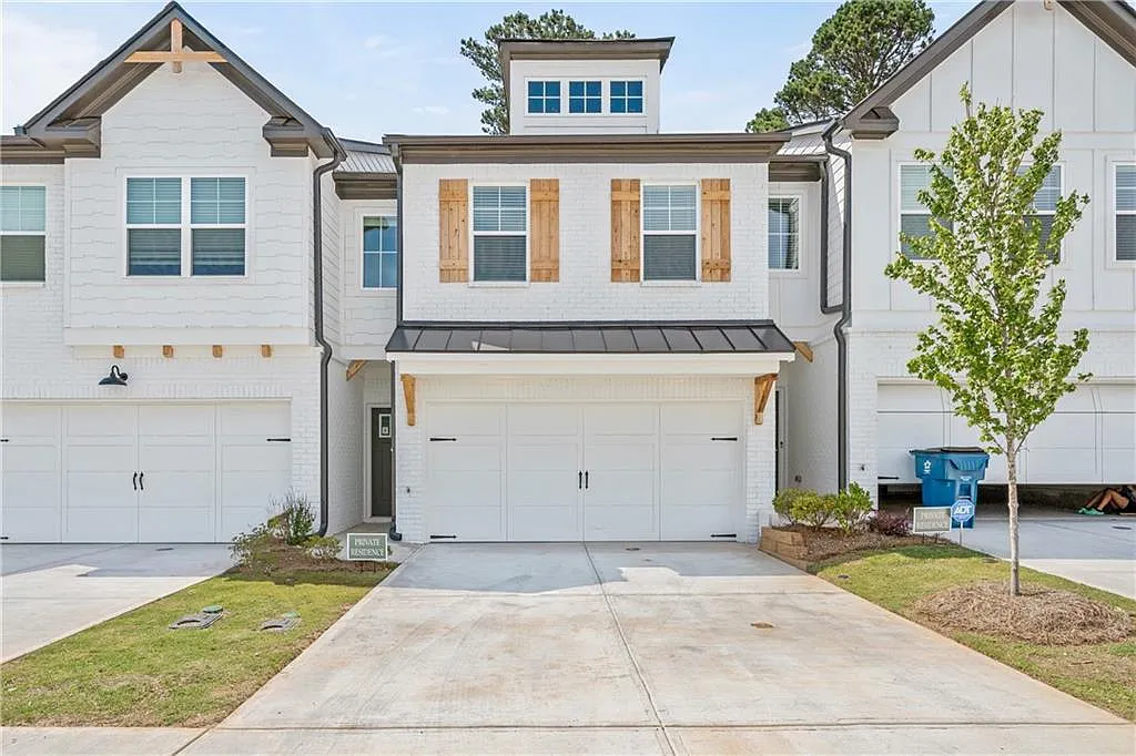 3 bed, 2.5 bath, 1745 sqft, $2,200 — Photo 1