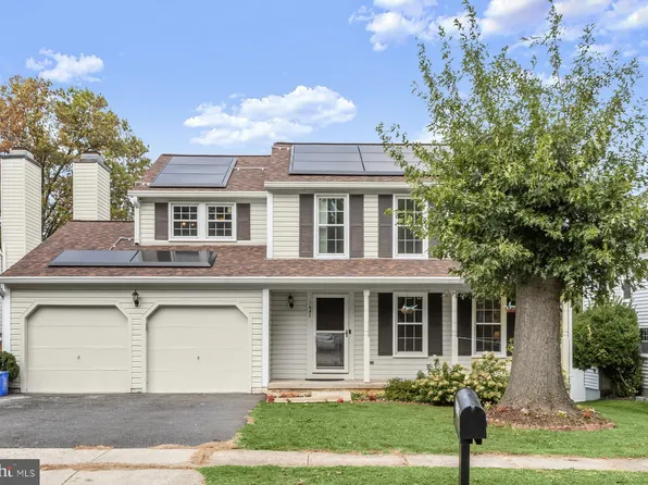 17942 Hazelcrest Dr, Gaithersburg, MD 20877