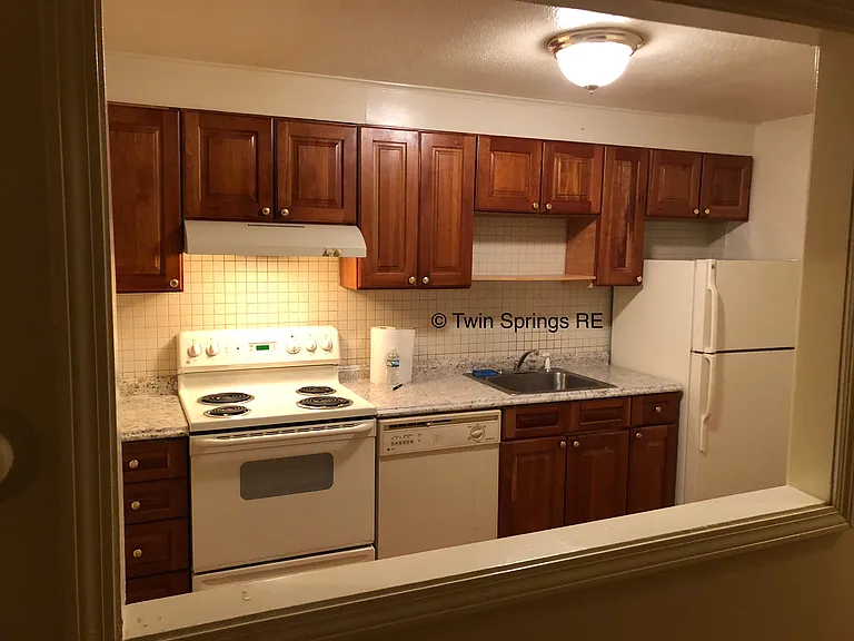 252 Spring St #3 — Photo 3