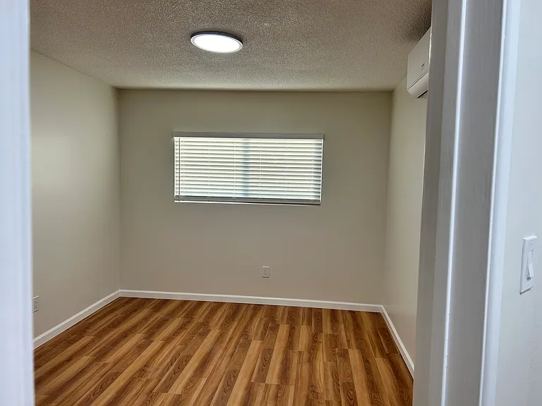 212 W Cypress St #5 — Photo 6