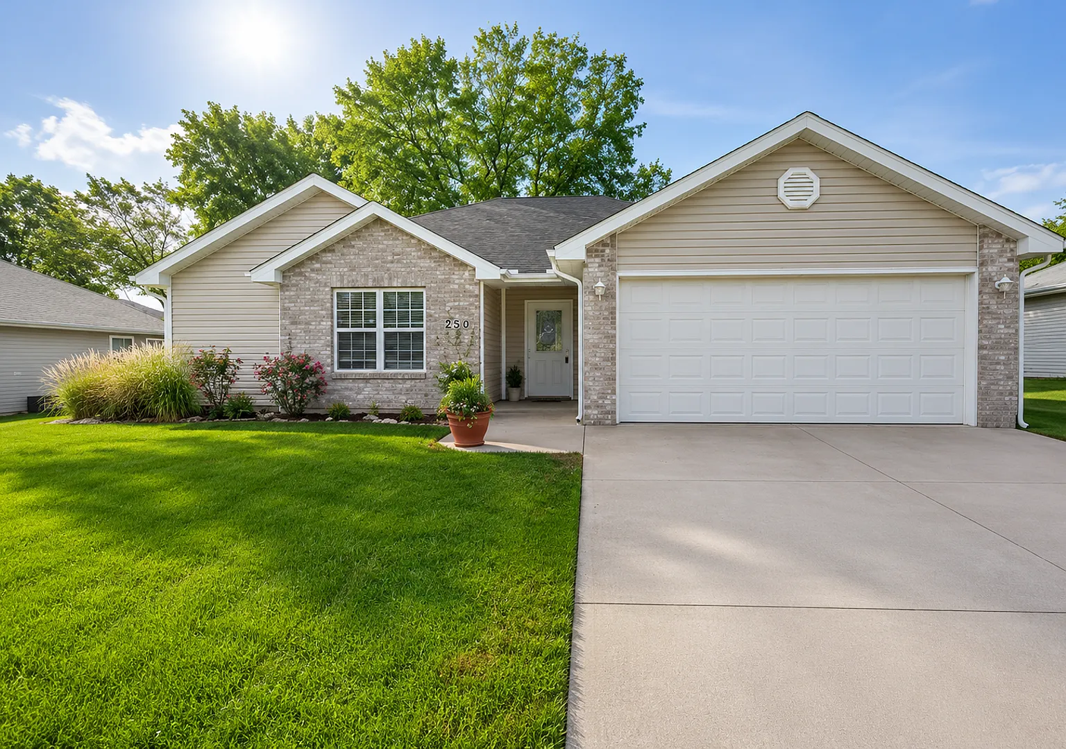 Charming 3-Bedroom Ranch Home: Ideal Comfort and Style! — Photo 1
