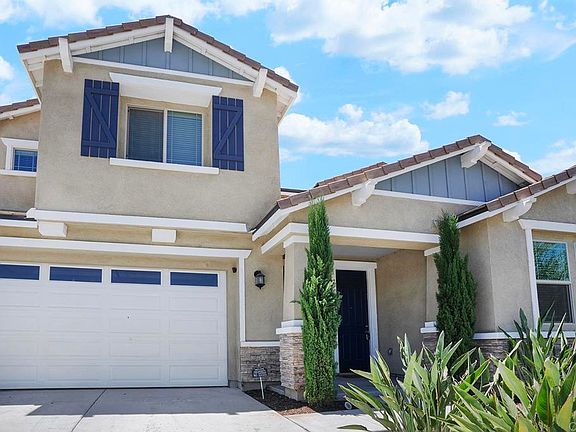 3rd image of 29847 Canary Wood Ct