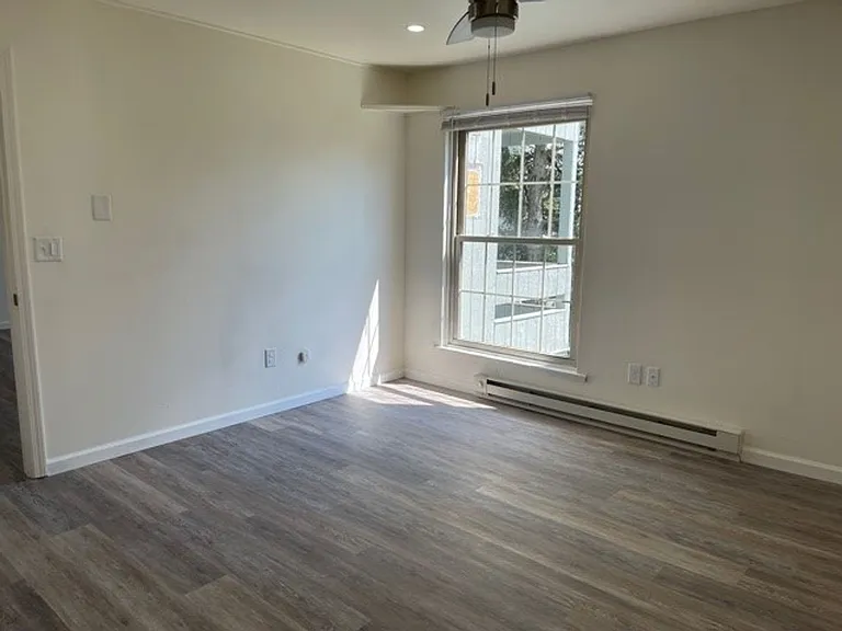 University Park Apartments near Cornell University — Photo 202