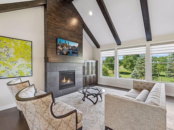 4th image of 607 Heritage Pl