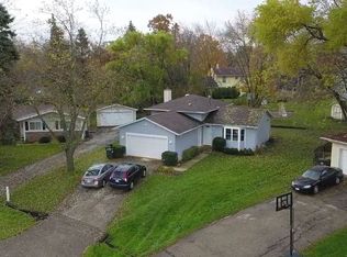 198 Magnolia Ln, Lindenhurst, IL 60046