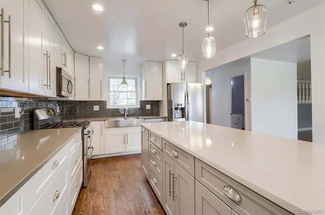 3 bed, 2374 sqft, $3,300 — Photo 1