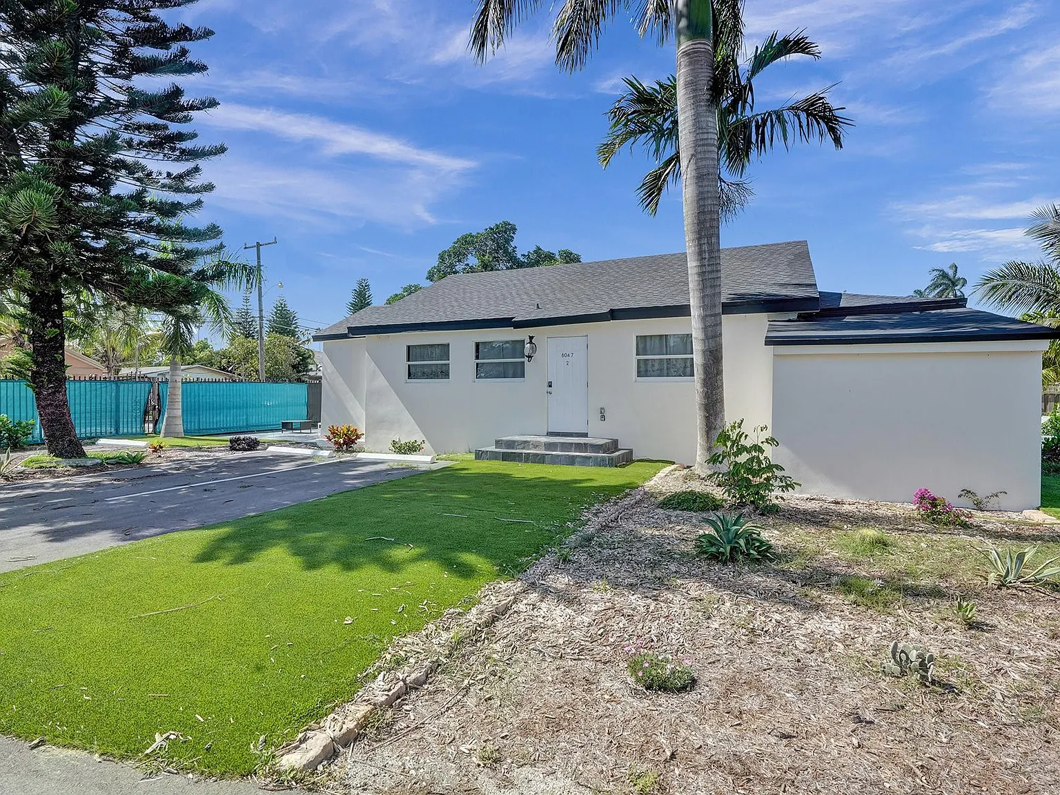 4 bed, 2.0 bath, 1548 sqft, $3,399 — Photo 3