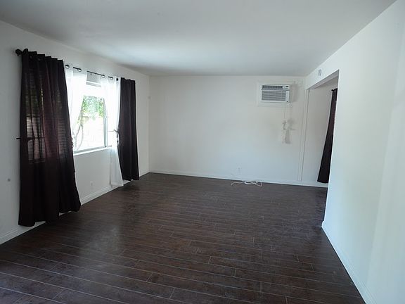 2nd image of 13726 Las Vecinas Dr