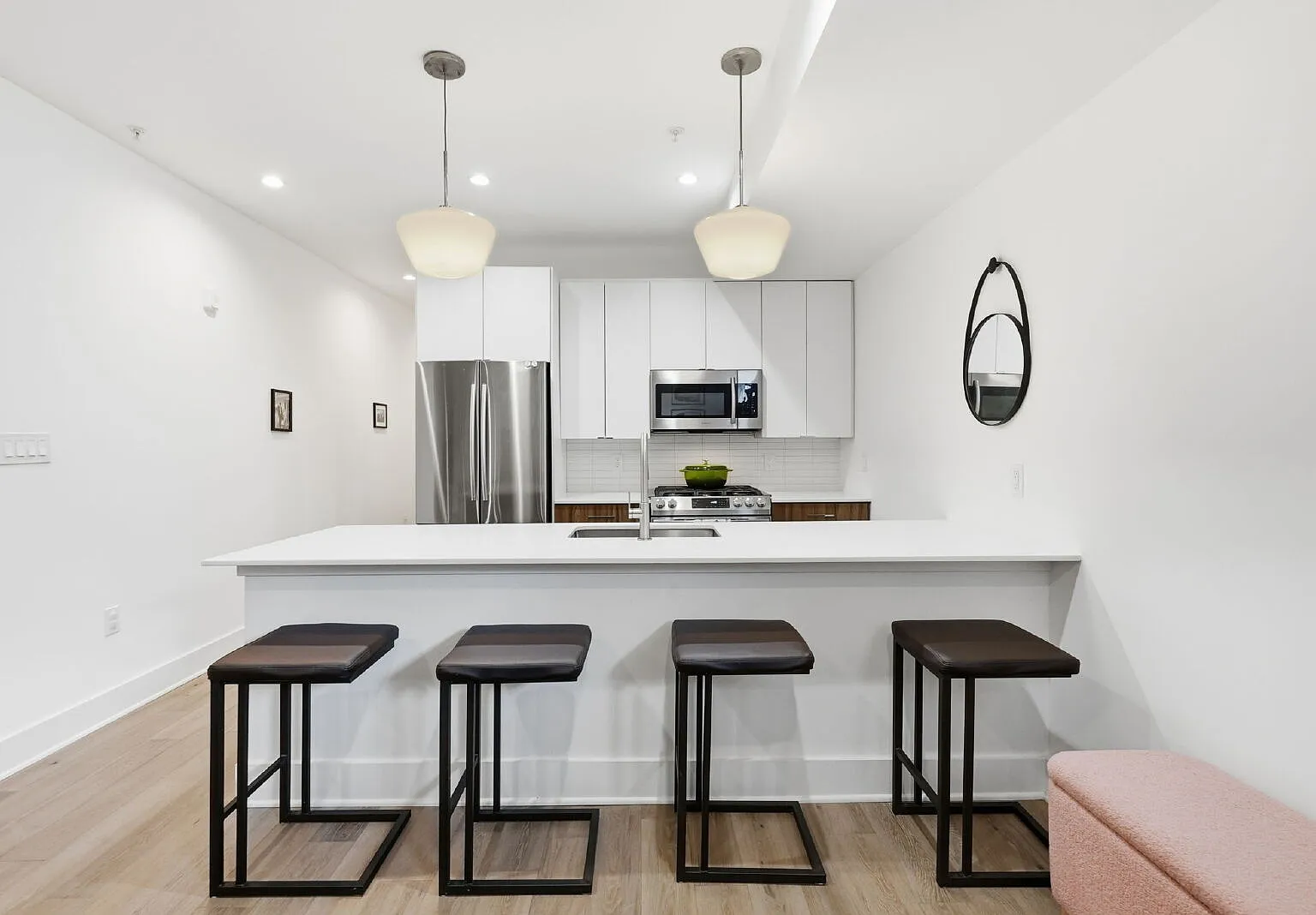 2 bed, 2.0 bath, 1162 sqft, $3,450 — Photo 4