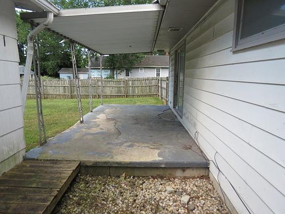 3rd image of 2500 S Hoyt Ave
