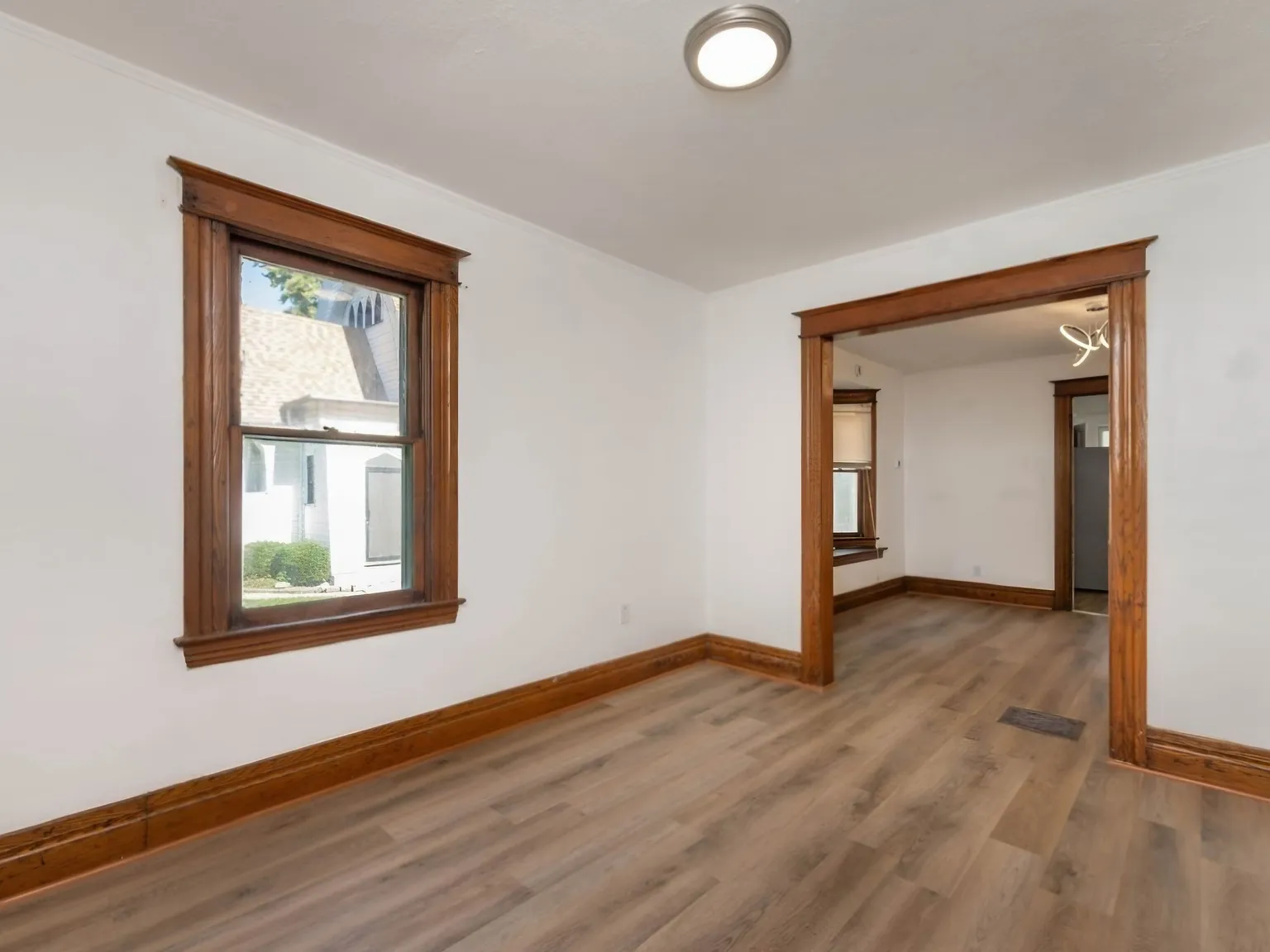 3 bed, 1.0 bath, 1522 sqft, $1,800 — Photo 1