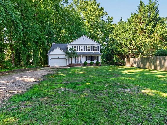 3rd image of 301 Nesbitt Ct