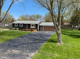 3442 W Clarice Ave, Highland, MI 48356