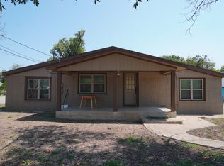 298 Ridgewood Ave, New Braunfels, TX 78130