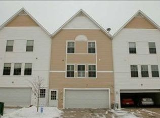 1068 10th Ave NW, Altoona, IA 50009