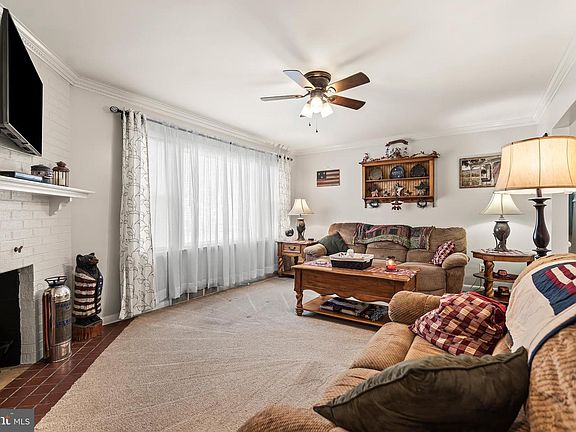 4th image of 10903 Allen Ave