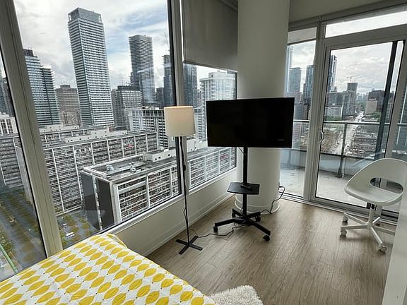 2nd image of 85 Wood St #Penthouse 06