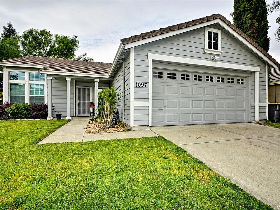 1st image of 1097 Brick & Tile Cir
