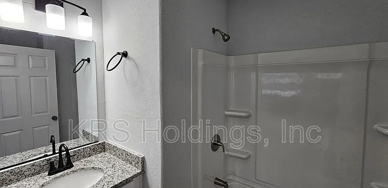 515 Powhatan Pkwy — Photo 9