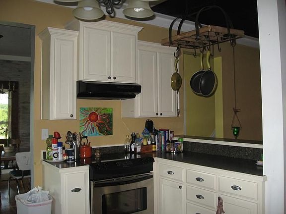 3rd image of 130 Bell Haven Ln
