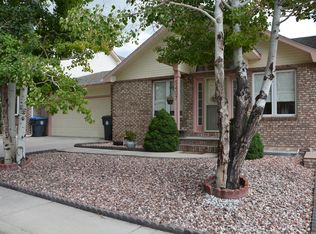 5407 Sunset Dr, Cheyenne, WY 82009