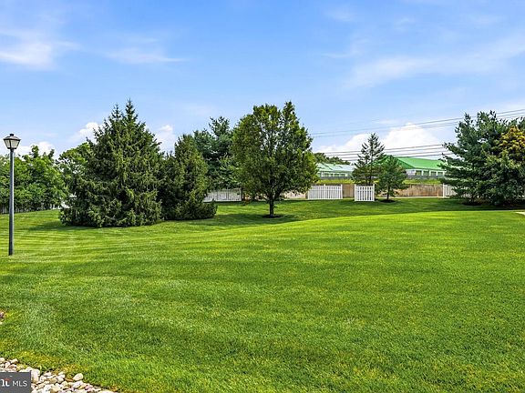 4th image of 2401 Gramercy Way