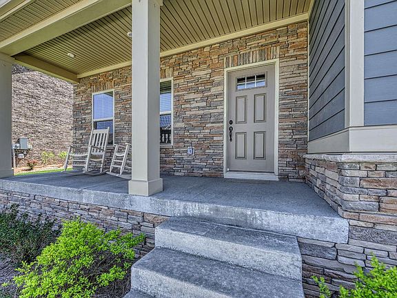 3rd image of 540 Goodman Dr