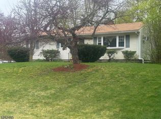 10 Primrose Ln, Glenwood, NJ 07418