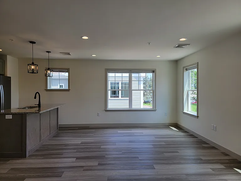 11 Yacht Ave #C — Photo 7