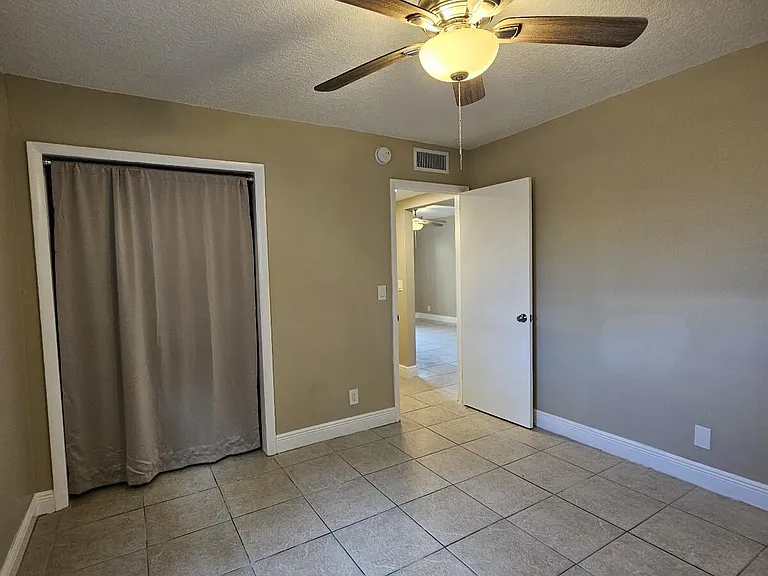 1200 Blue Heron Blvd W #5 — Photo 12