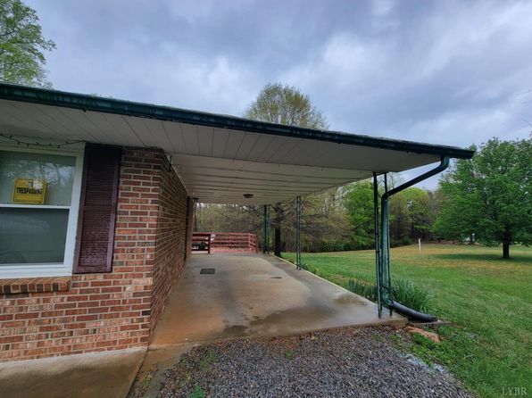 1418 Mitchell Rd, Chatham, VA 24531